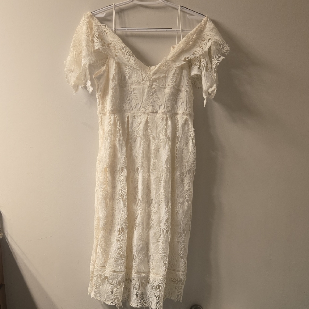 Motherhood Off-Shoulder Lace Midi Dress in Cream